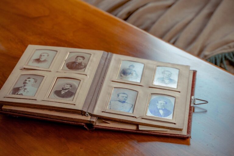 Álbum de fotos antiguas: abogado del impuesto de sucesiones y donaciones en Madrid