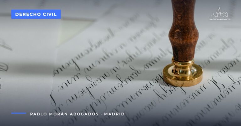 Sello lacrado sobre papeles manuscritos: renunciar a la herencia o aceptarla a beneficio de inventario, abogado de herencias en Madrid