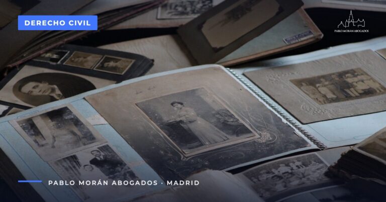 Álbum de fotografías antiguas de familia: primeros pasos con la herencia al fallecer un familiar, abogado en Madrid