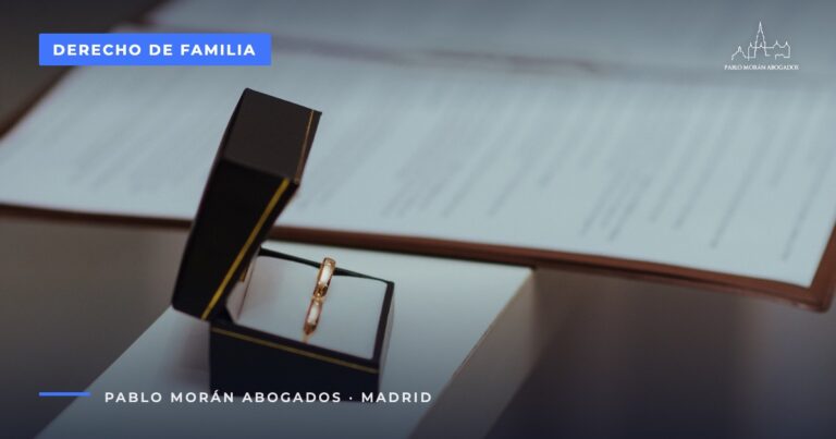 Alianzas de boda en una caja abierta: pensión compensatoria tras el divorcio en Madrid