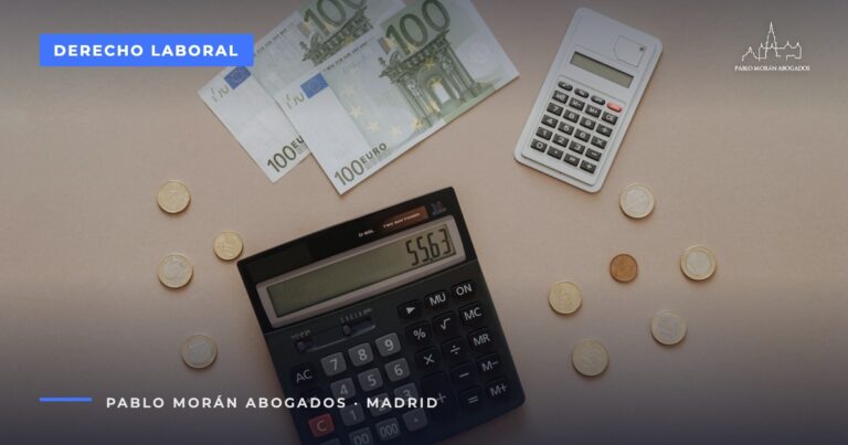 Calculadora, billetes y monedas: salarios impagados, plazo para reclamar, abogado laboral en Madrid
